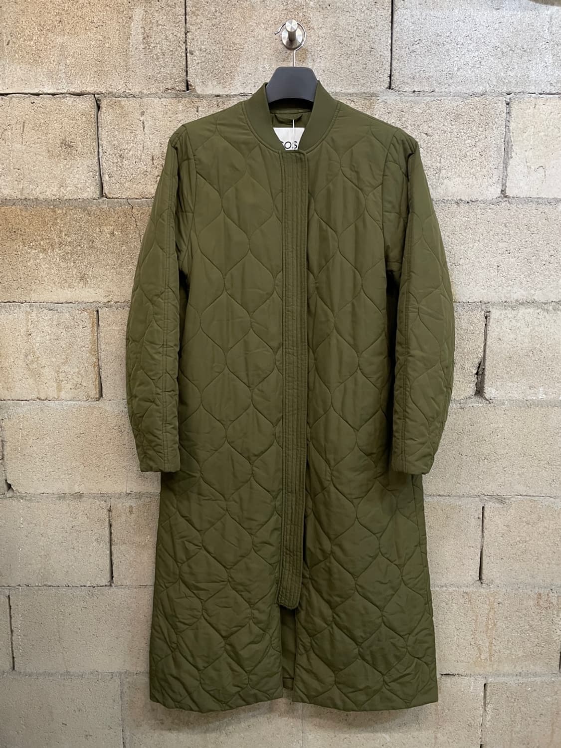 코스 퀼팅 롱 코트 상품이미지1