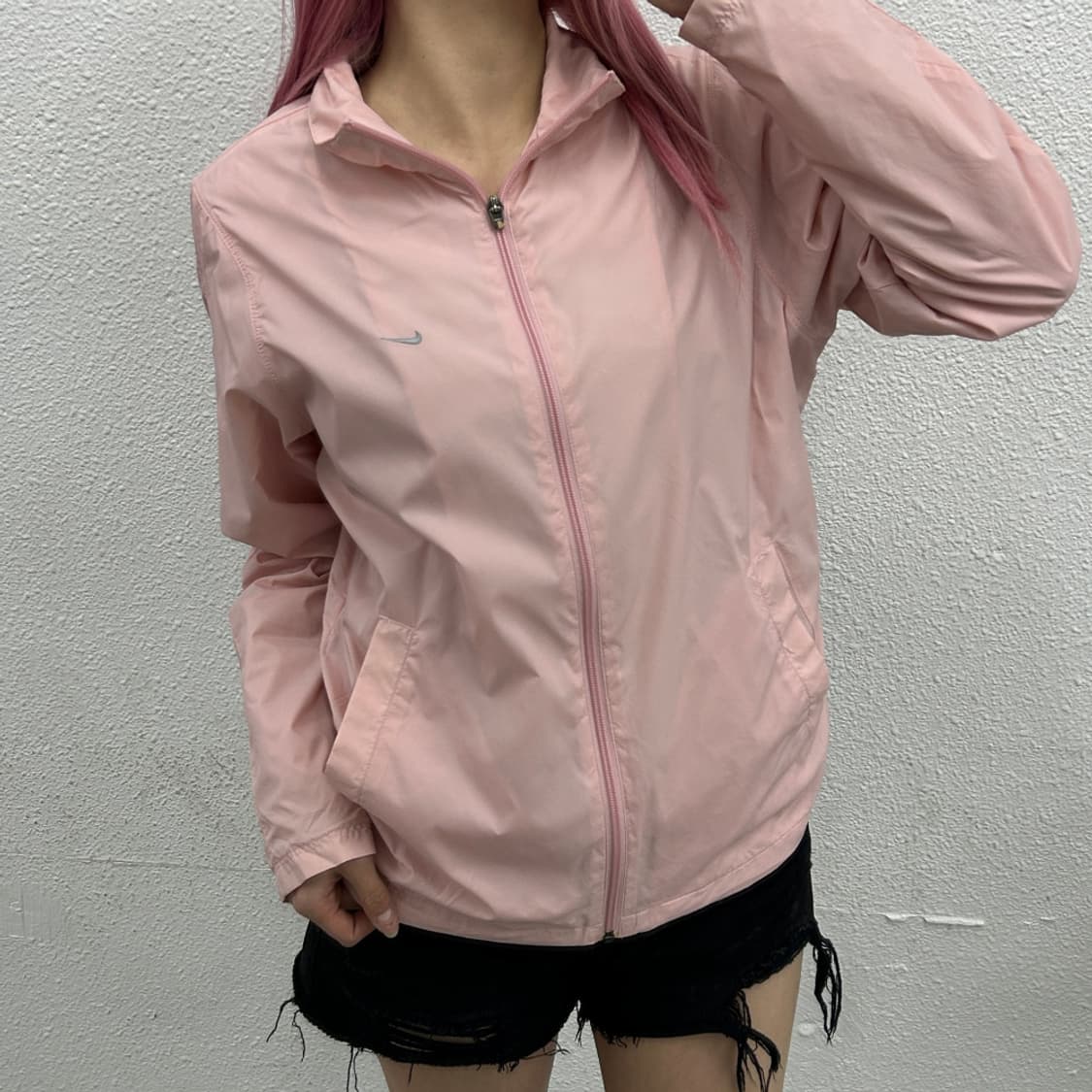 나이키 딸기우유맛 바람막이 L 상품이미지1