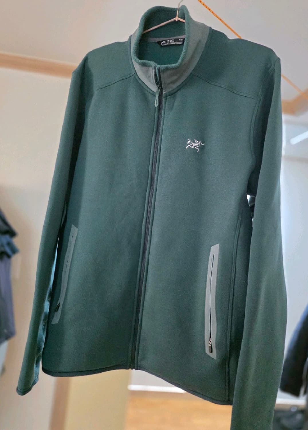 아크테릭스 카이어나이트 자켓 M 사이즈  상태 9.5/10  기스 찢김  상품이미지1