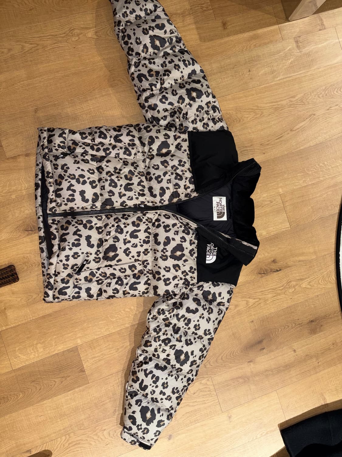 레오파드 노스페이스 패딩  상품이미지3