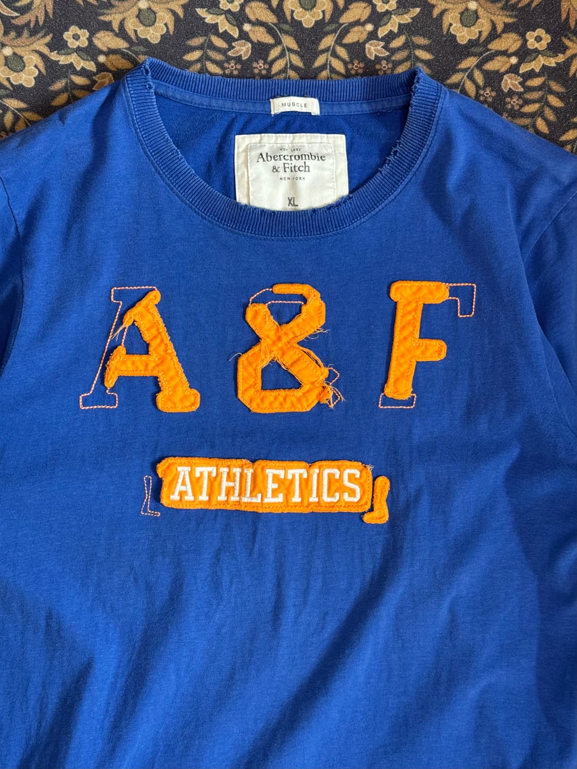 아베크롬비 아플리케 디스트레스드 티셔츠 상품이미지2