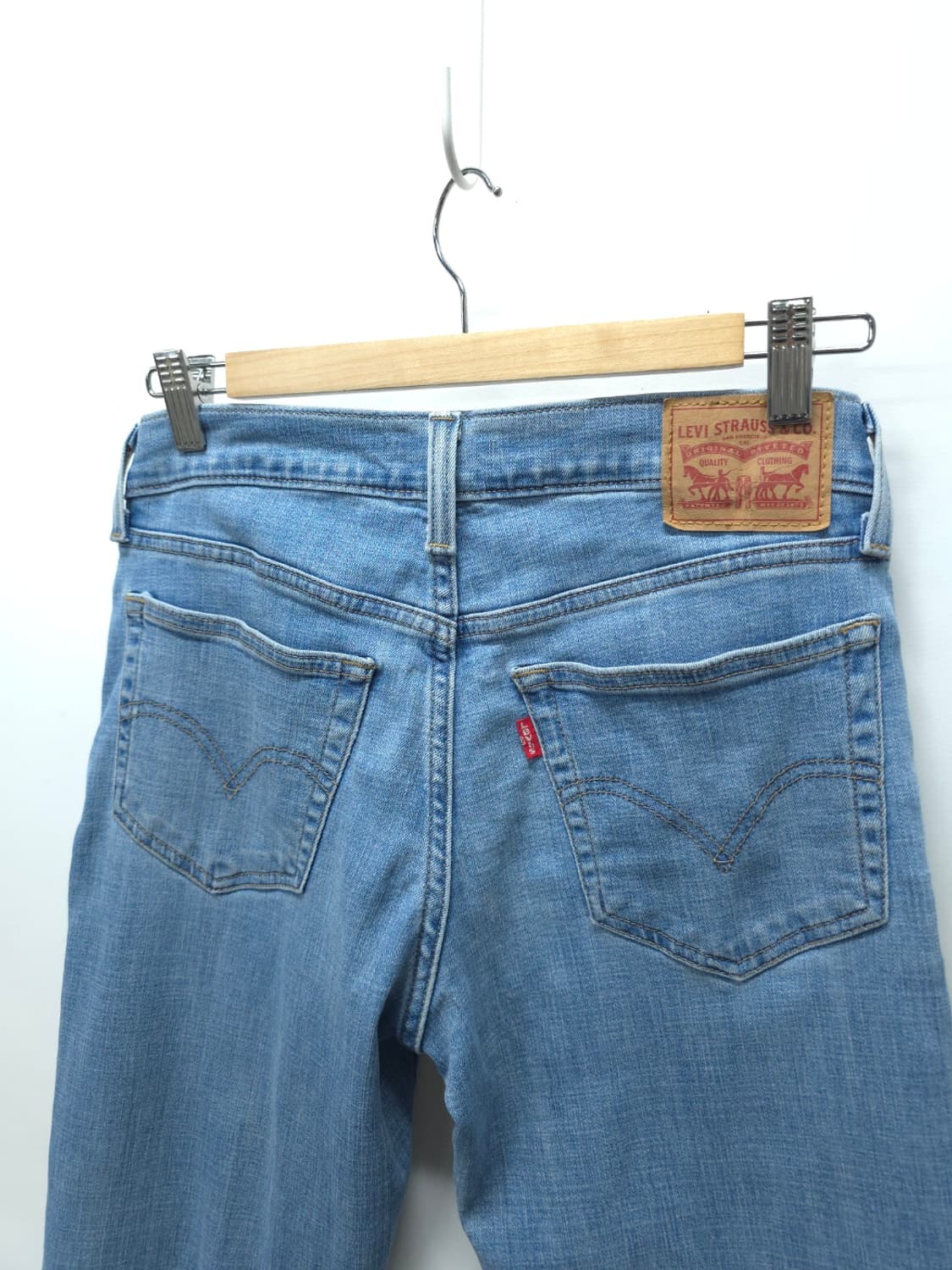 [리바이스] 여성 보이프렌드핏 중청 데님 (26사이즈) 상품이미지8
