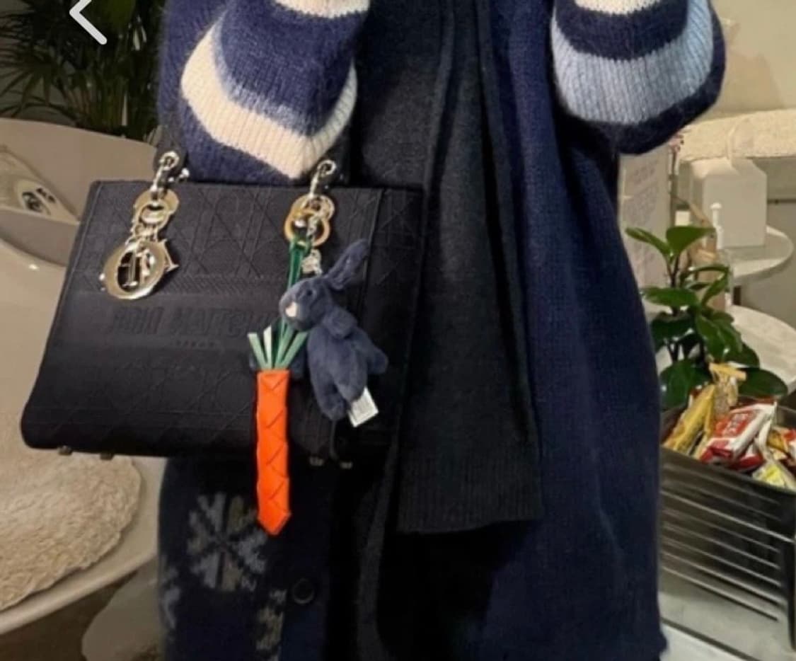 보테가베네타 당근 키링 상품이미지4