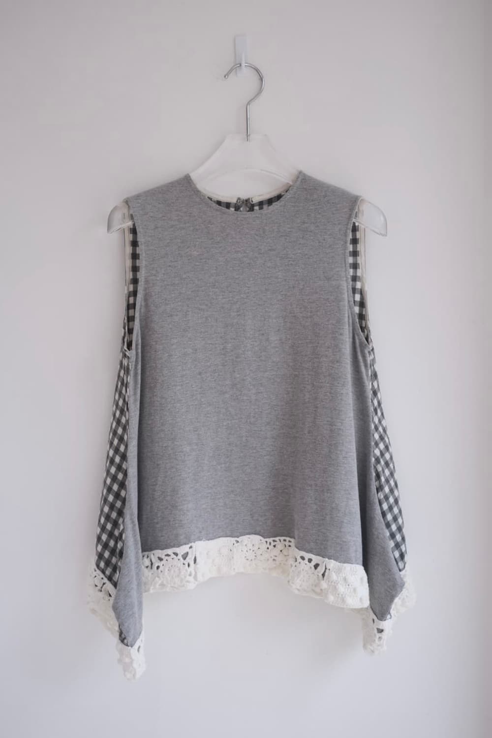 Crocheted hem sleeveless 상품이미지3