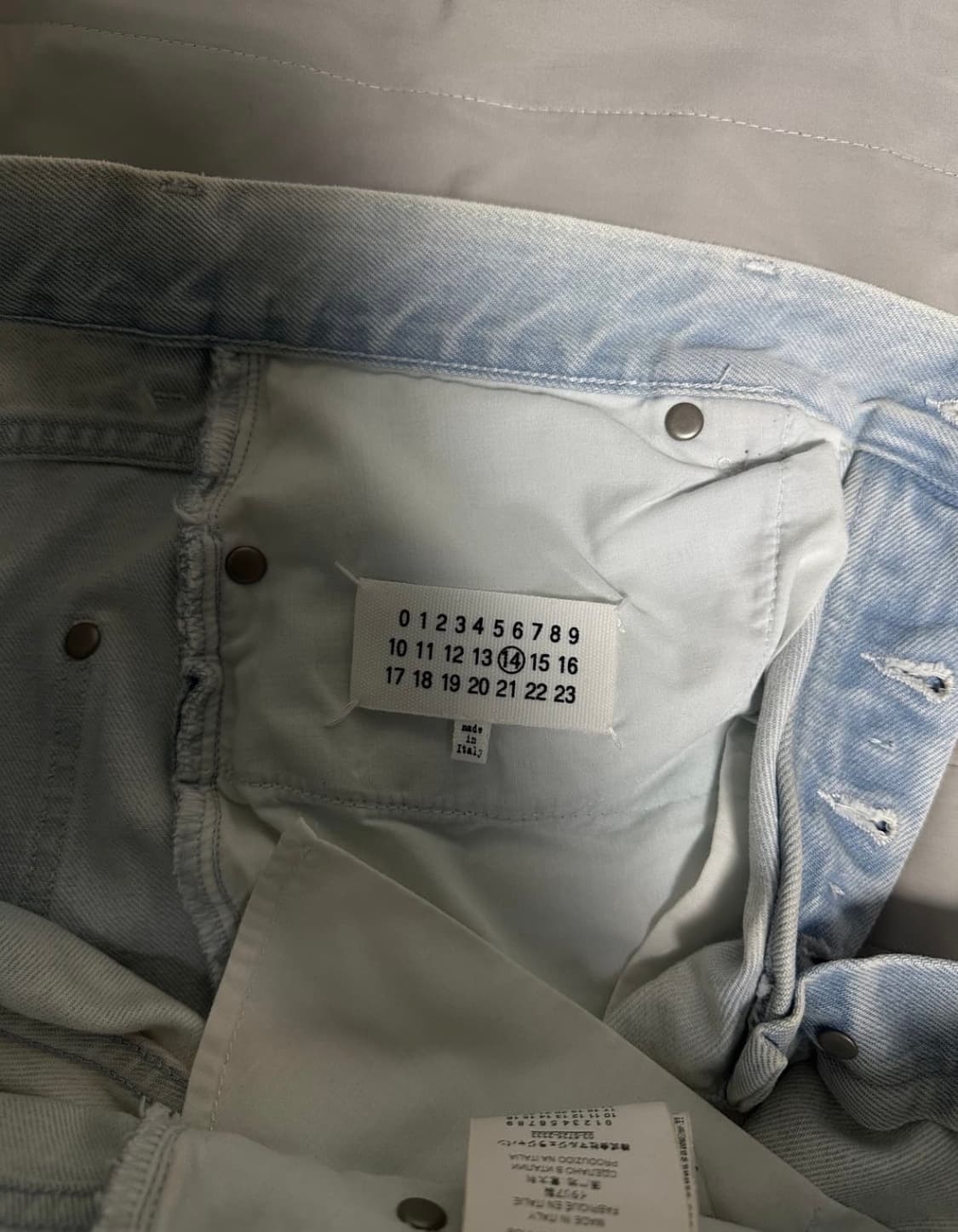 Masion Margiela Distressed Denim Pants 상품이미지2