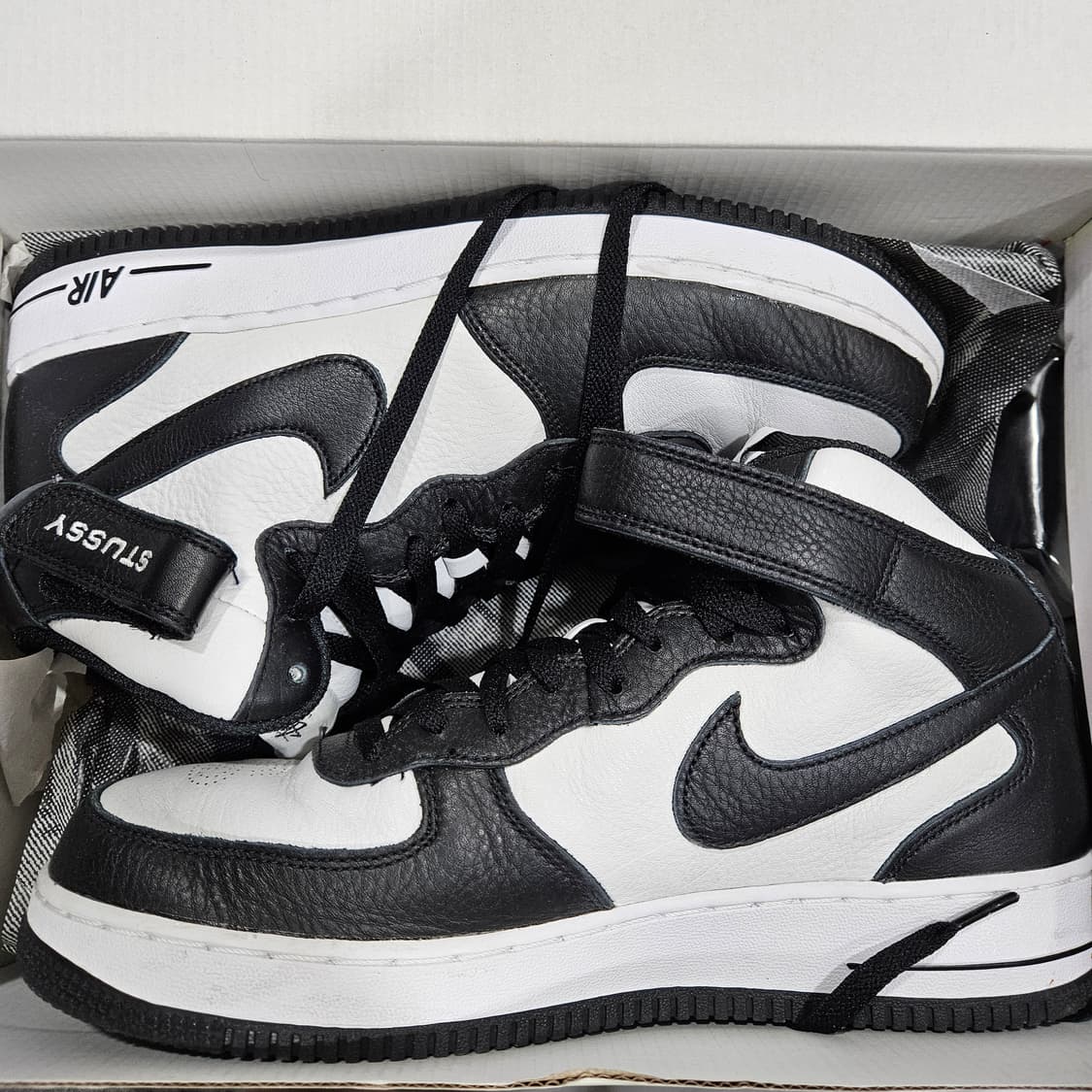 나이키 스투시 에어포스미드 블랙앤라이트본 285 상품이미지1