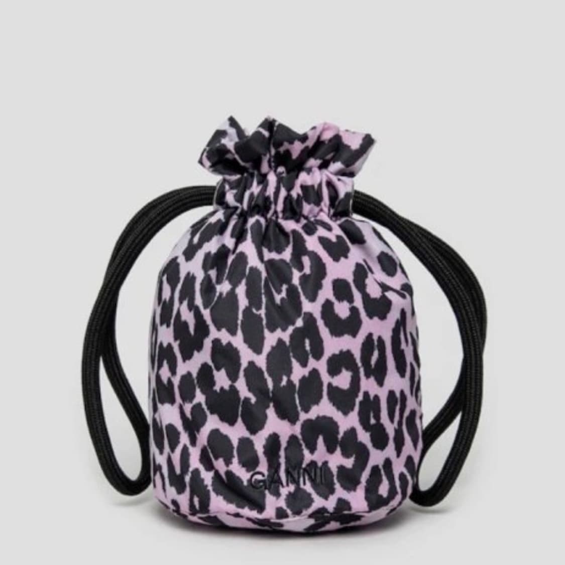 GANNI 가니 레오파드 나일론 백 상품이미지1
