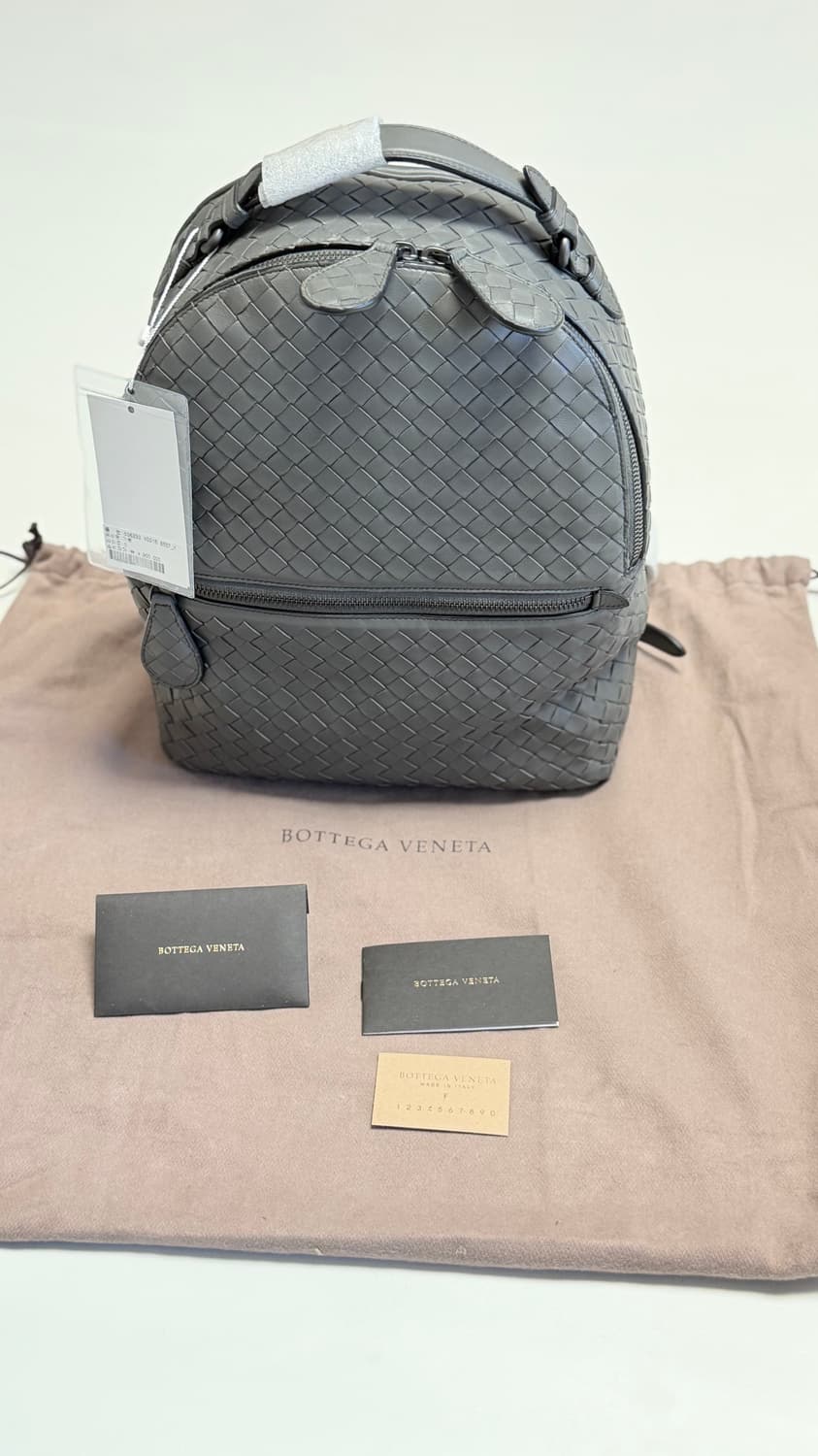 택달린 새상품) 보테가베네타 인트레치아토 백팩 그레이 정가 490만원 상품이미지2