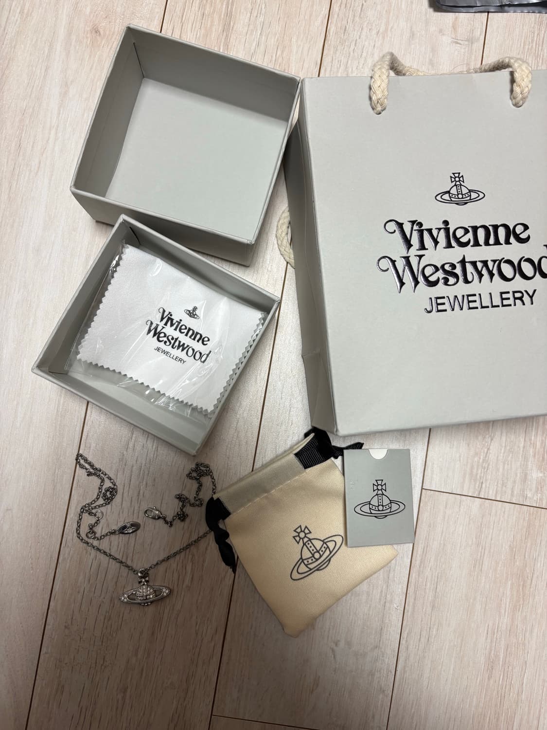 비비안웨스트우드 목걸이 풀박 상품이미지1