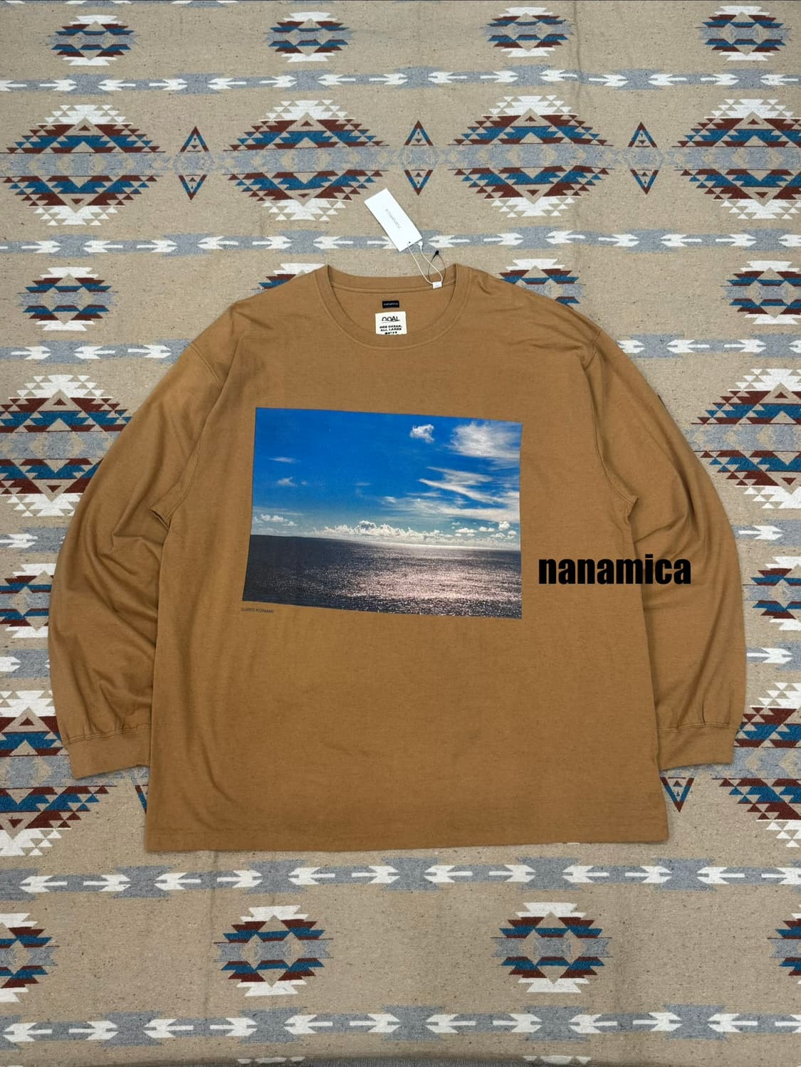 [XL][110] 나나미카 포토 프린트 롱슬리브 티셔츠 모카  상품이미지1
