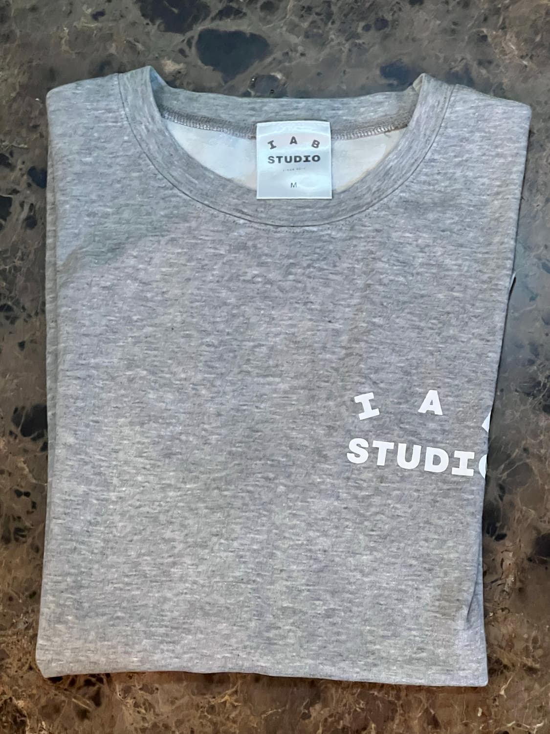 아이앱 스튜디오 그레이 티셔츠 상품이미지3