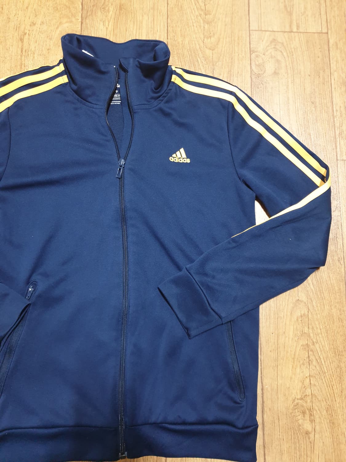 1077 아디다스 운동복 집업 90 사이즈입니다 상품이미지3