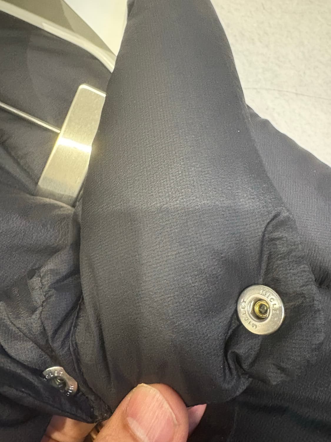 코모리 나일론 블랙 패딩 상품이미지3