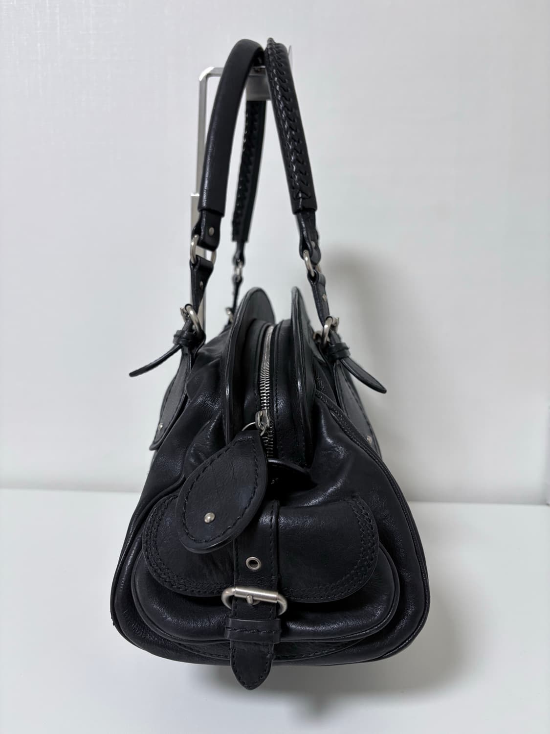 디올 사이드포켓 레더숄더백 상품이미지2