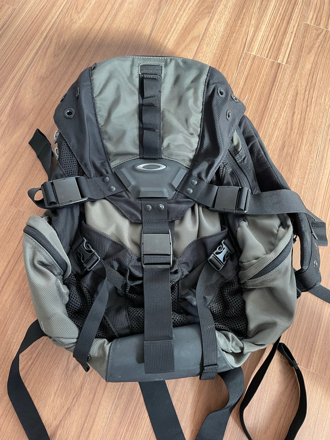 오클리 아이콘 3.0 백팩 상품이미지1