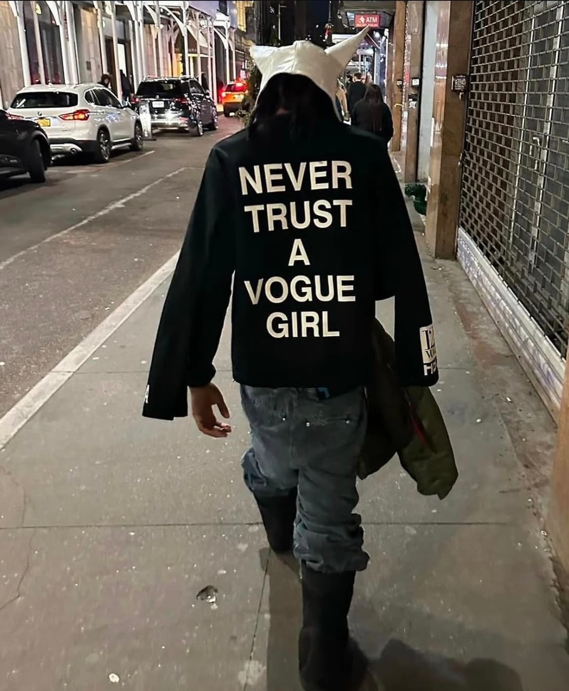 HBA × VOGUE 125주년 콜라보 티셔츠 (플레이보이카티 착용) 상품이미지5