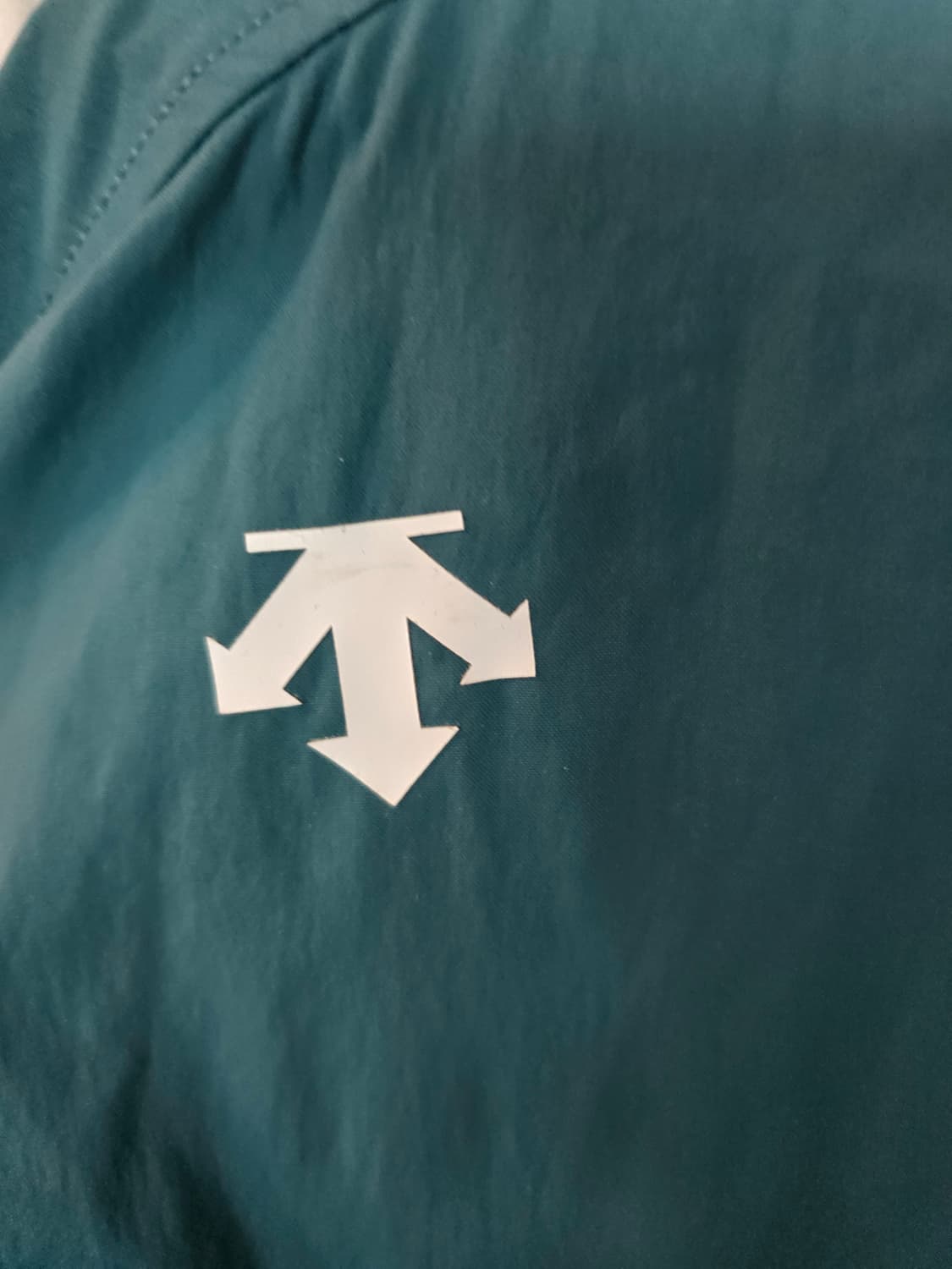 데상트 바람막이  상품이미지1