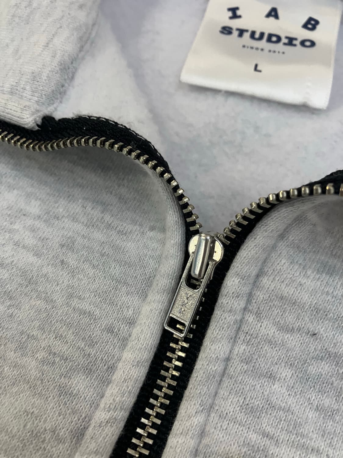 아이앱 스튜디오 하프 집 반집업 풀오버 맨투맨 상품이미지3