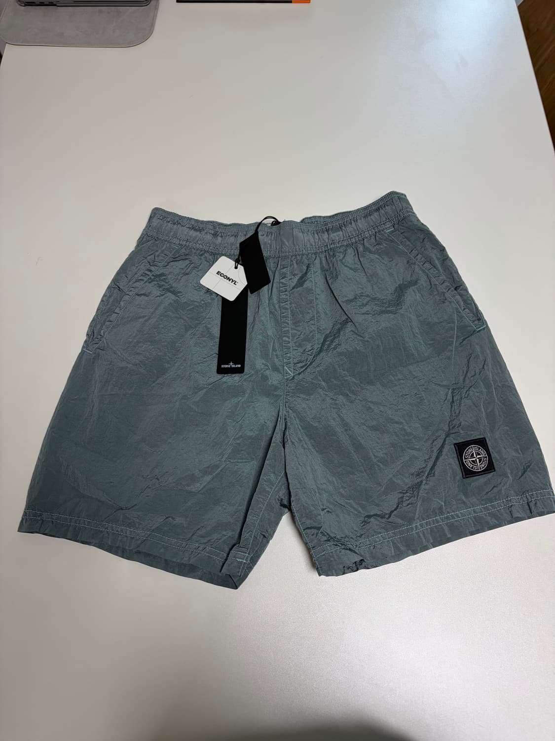 stone island shorts S사이즈 상품이미지1