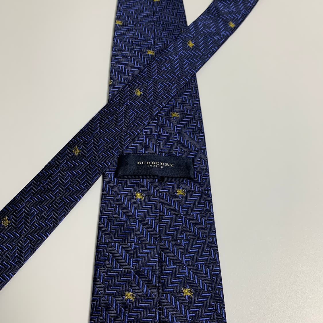 버버리(BURBERRY) 모노그램 명품넥타이 기하학적패턴 S등급 상품이미지5