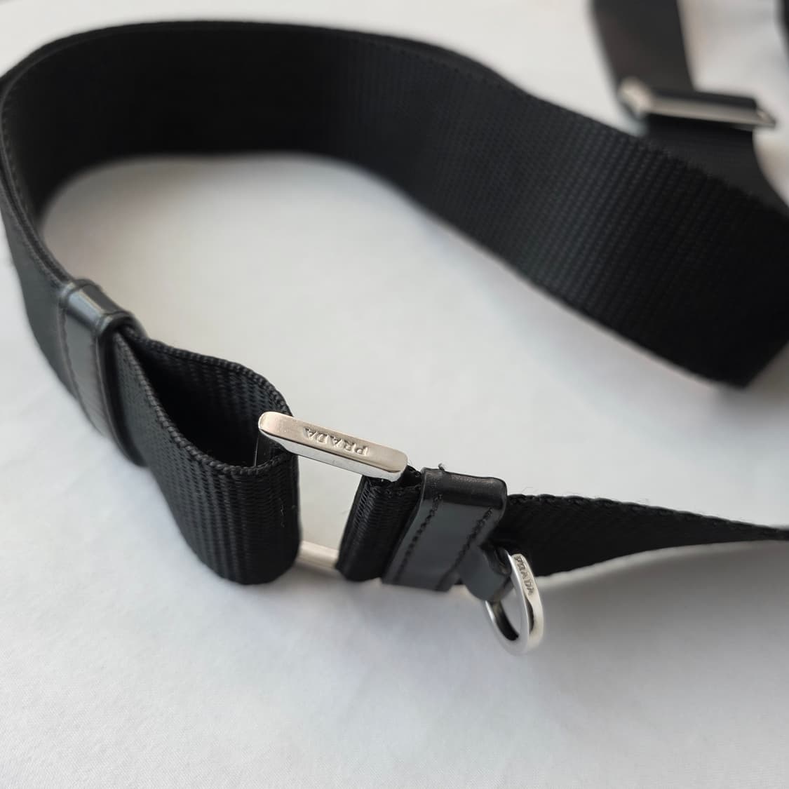 [정품 PRADA] 프라다 사이드 투포켓 나일론 크로스백 남녀공용 상품이미지5