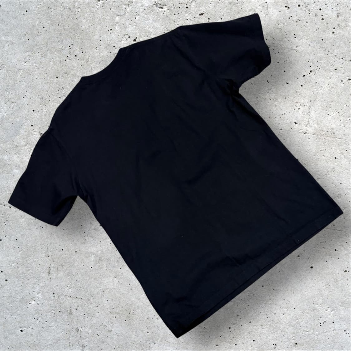 [L] 유니클로 UT 최애의 아이 콜라보 반팔티 블랙 C463 상품이미지2