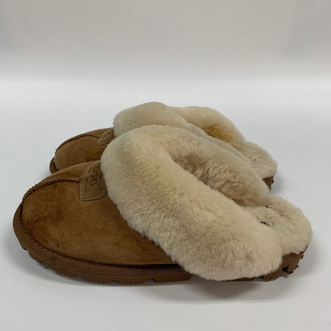 UGG 오즈웨어 양털 슬리퍼 체스트넛 240 상품이미지3