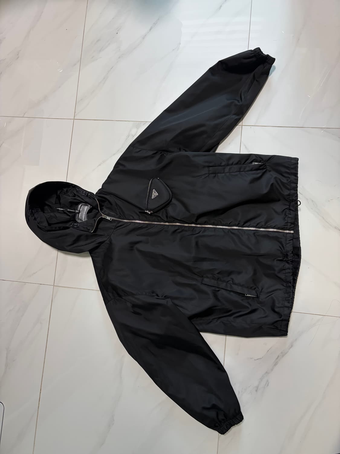 프라다 리나일론 후드 블루종 블랙 자켓 상품이미지2