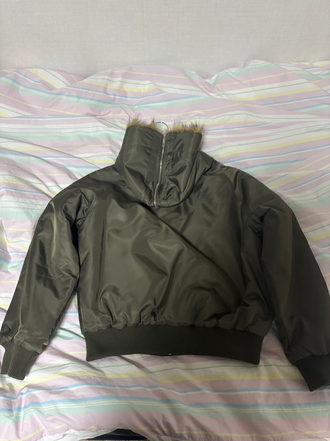 블랙업 누닐 퍼트리밍 후드 점퍼 카키 상품이미지4