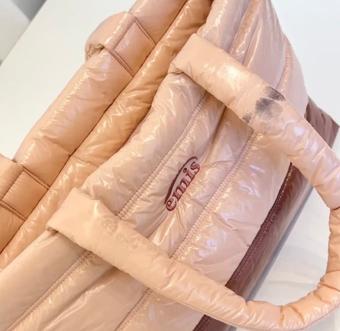 emis 글로시 패디드 토트백  핑크 상품이미지3