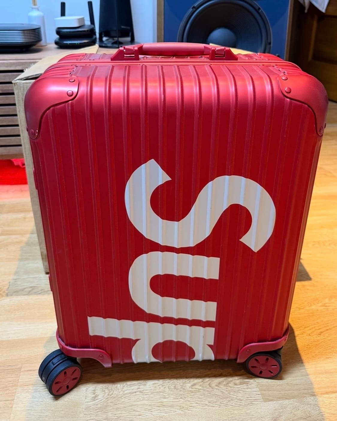 슈프림 캐리어 45L 상품이미지1