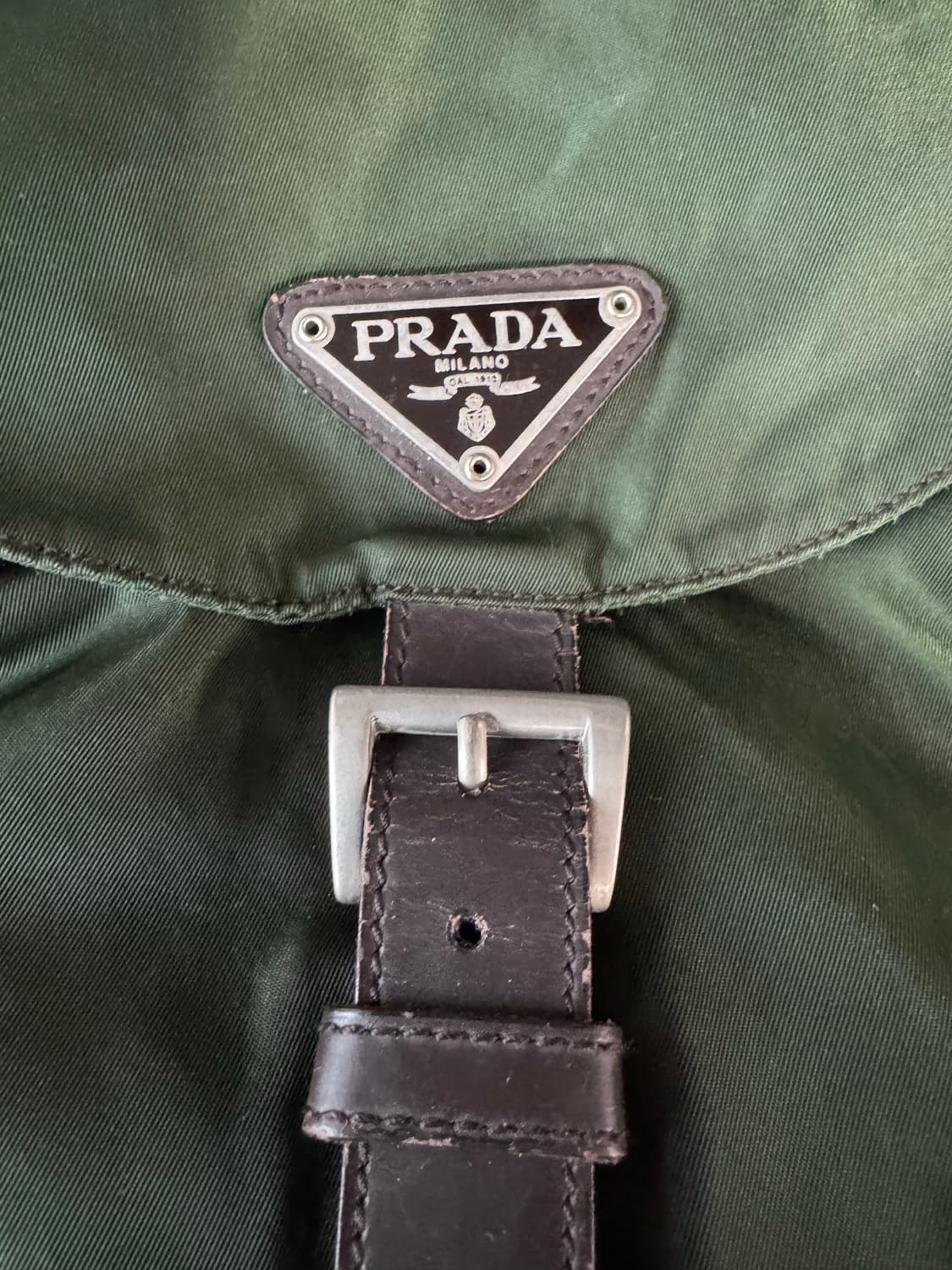 프라다 포코노 나일론 백팩 (올리브) 상품이미지2