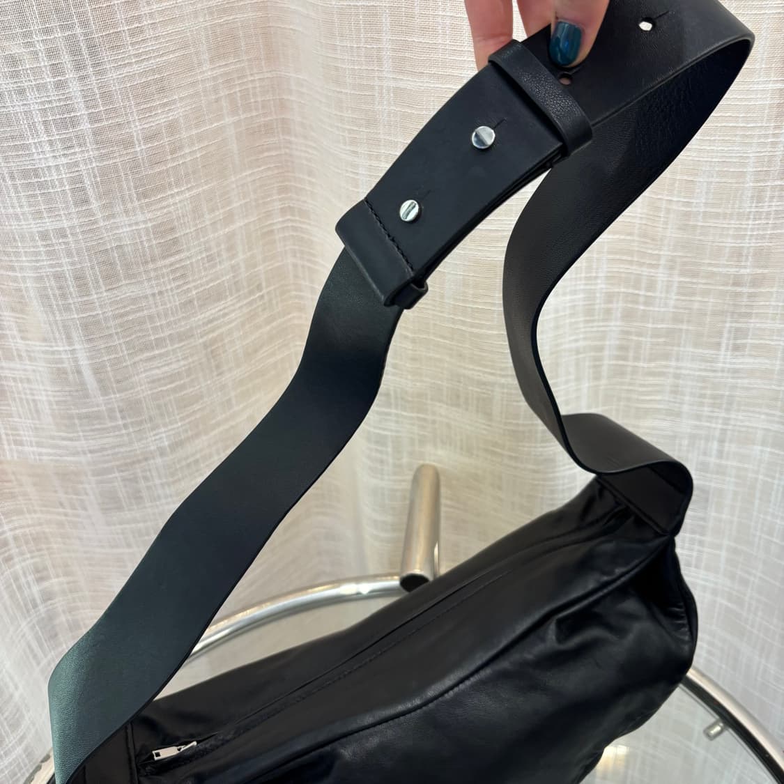 정품 COS 가죽 크로스백     상품이미지6