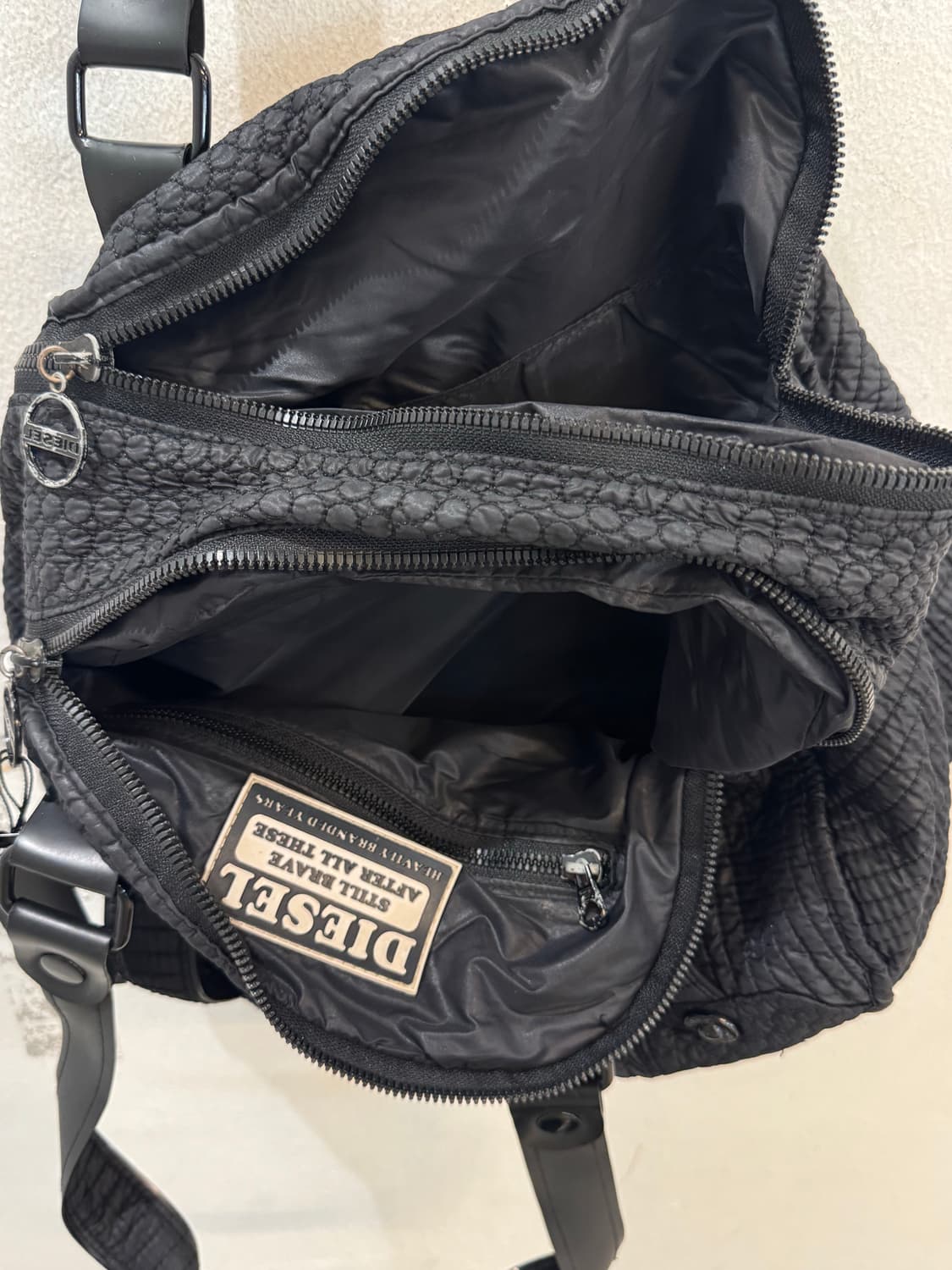 Diesel quilted nylon shoulder bag 상품이미지6