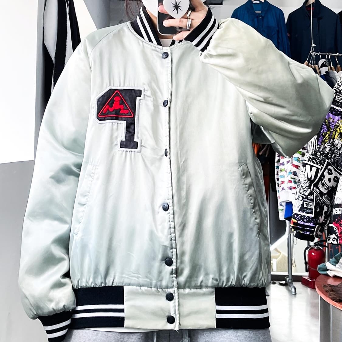 P.T.S 90s 라이트 실버 바시티 점퍼 상품이미지2