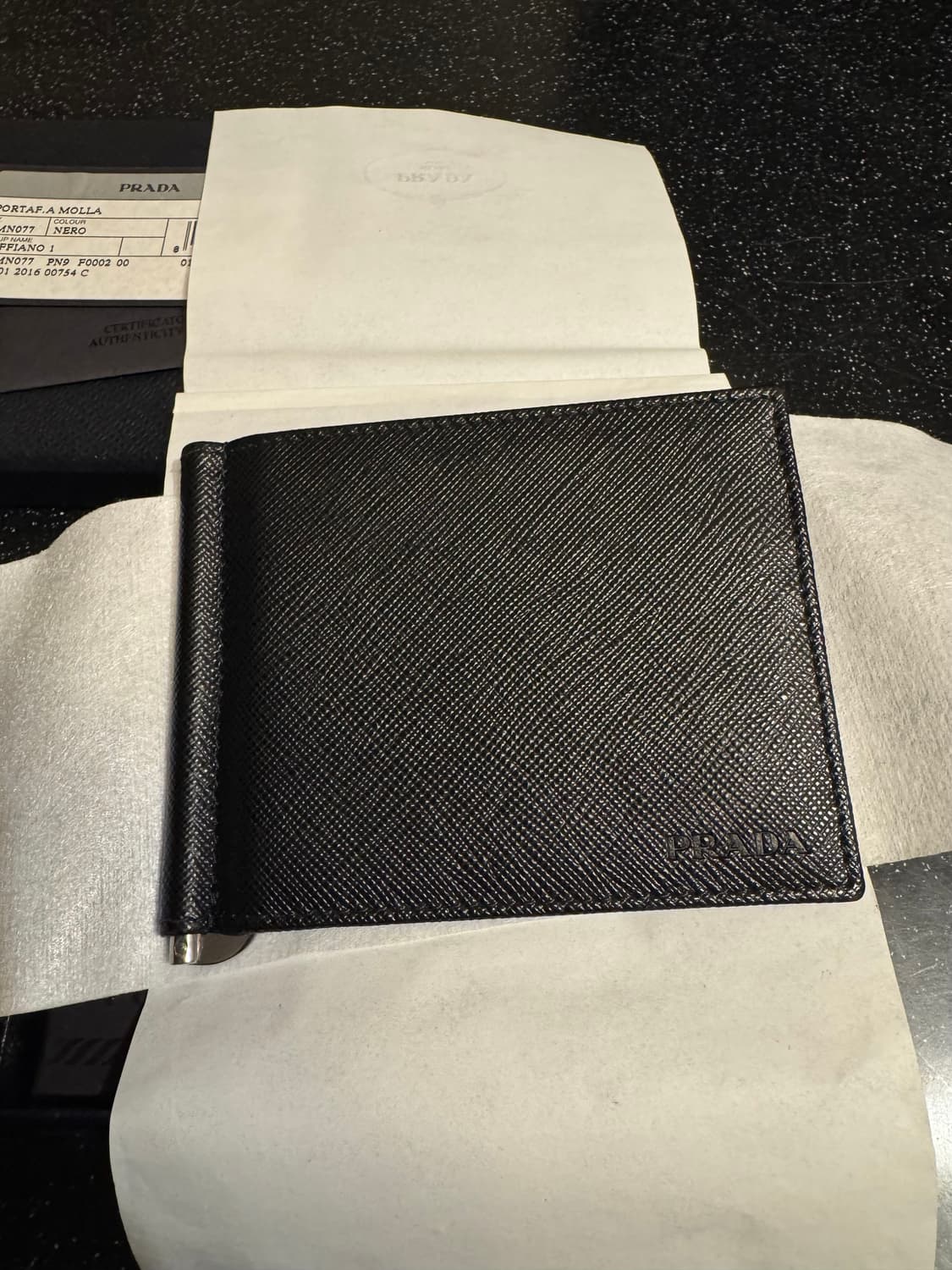 프라다 사피아노 머니클립 블랙 새제품 상품이미지2