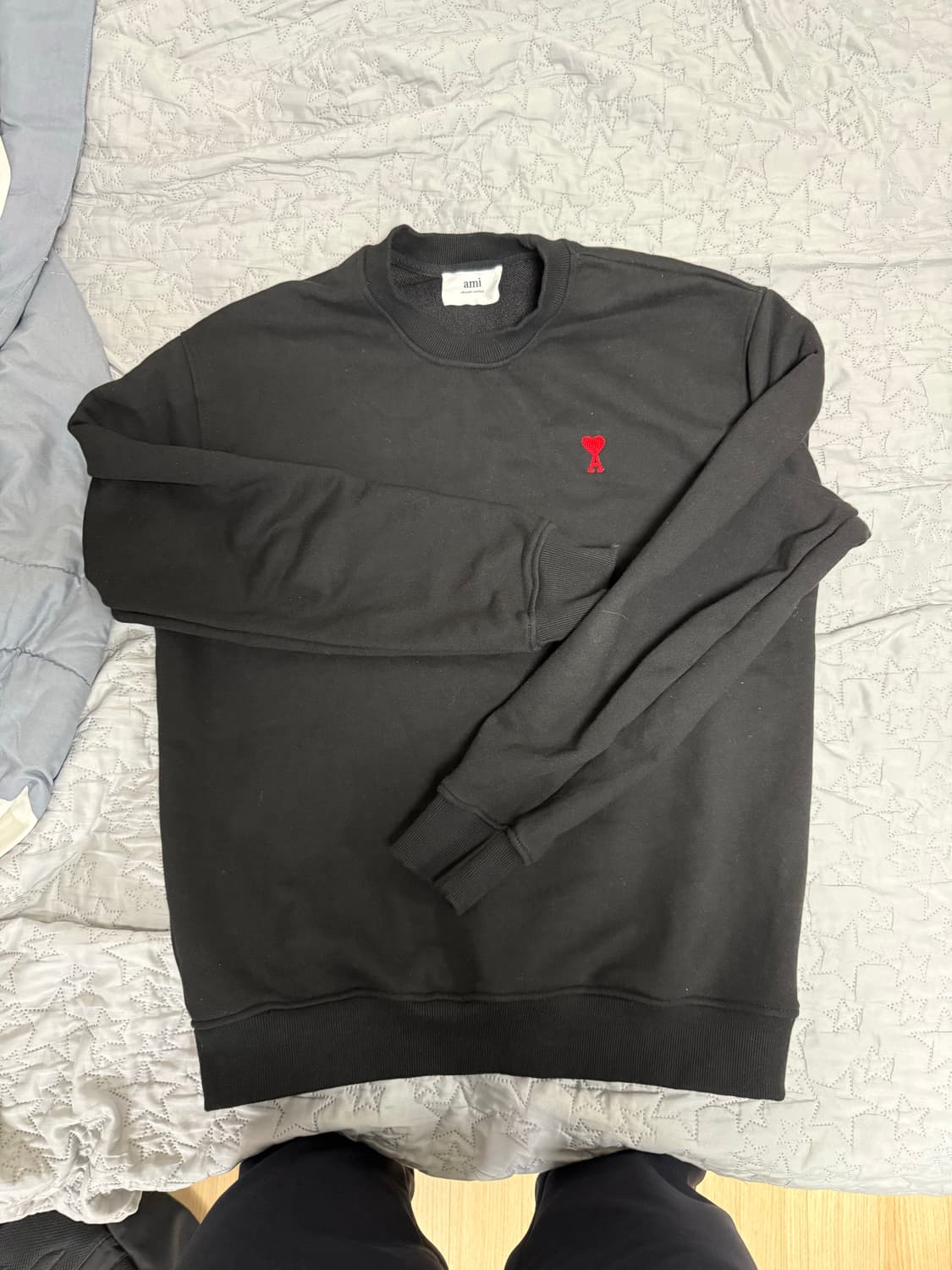 아미 스몰로고 맨투맨 3번착용 상품이미지1