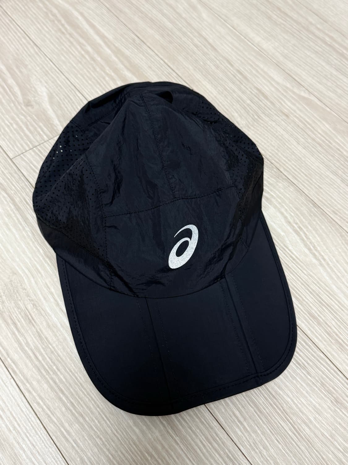 [L] 아식스 라이트웨이트 캡 퍼포먼스 블랙 상품이미지1