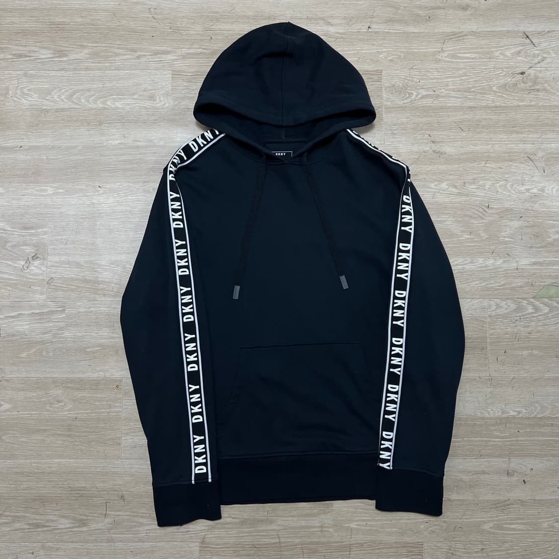 DKNY 도나카란 로고 사이드라인 테이프 후드티 [블랙] M/95 상품이미지1