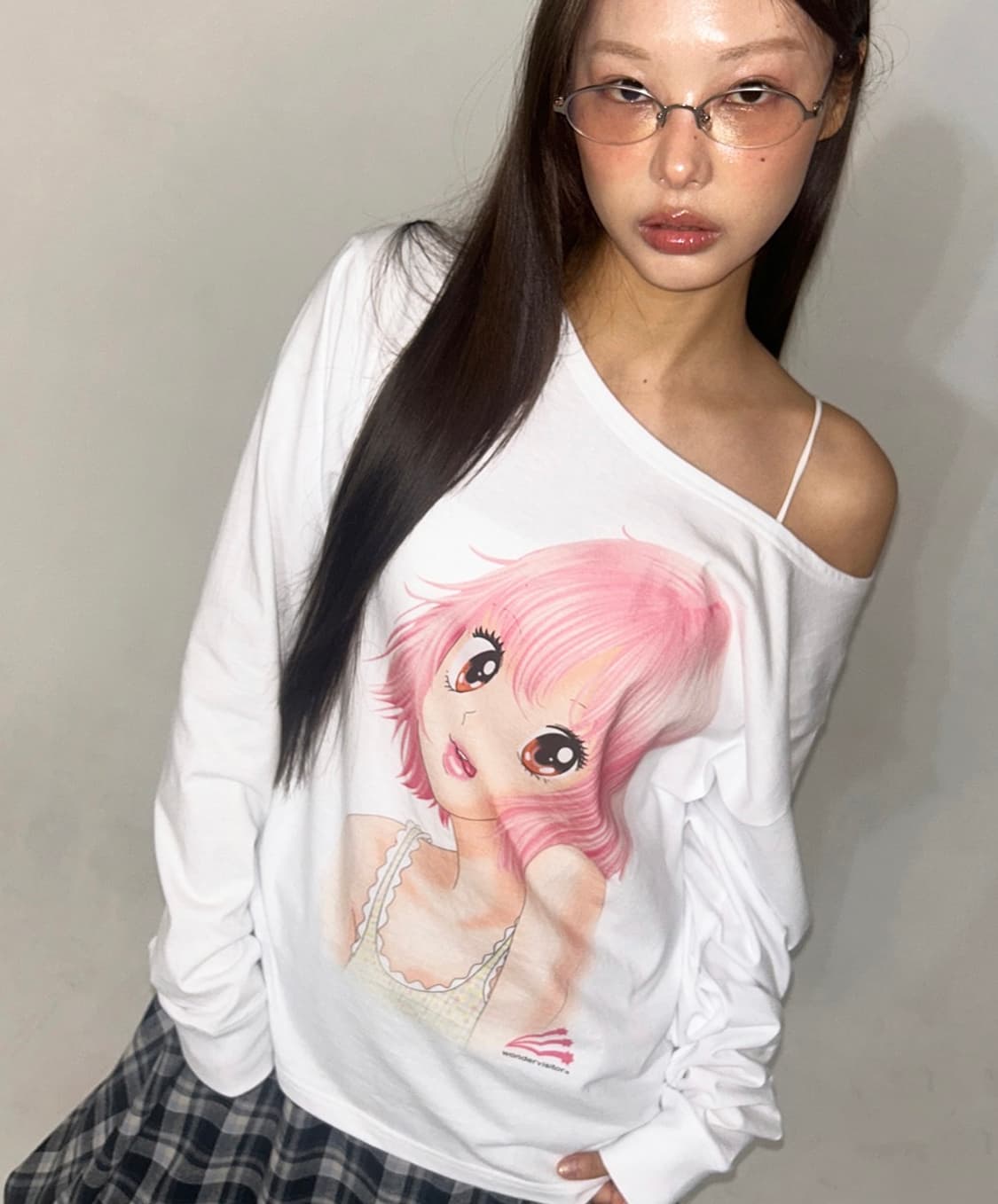 원더비지터 YURINA One shoulder T-shirt [White 상품이미지1