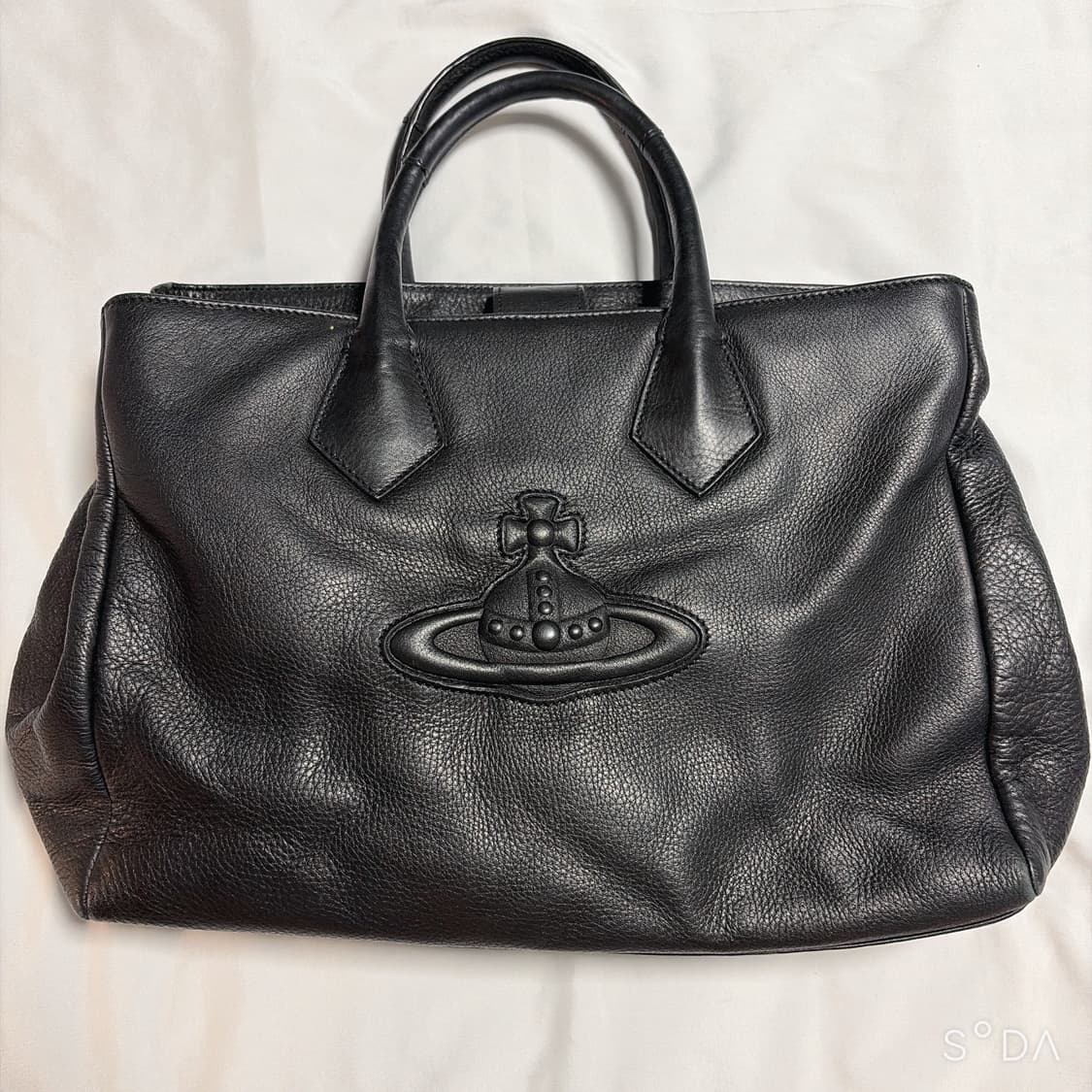 비비안웨스트우드 블랙 가죽 토트백 (크로스끈X) 상품이미지1