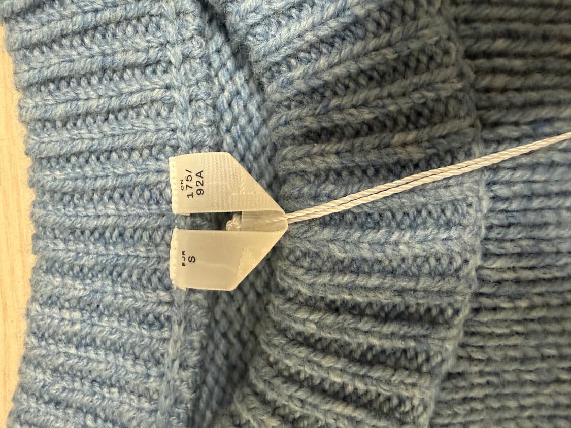 아르켓(ARKET) 헤비 울 니트 스웨터 라이트블루 / S / 새상품 상품이미지4