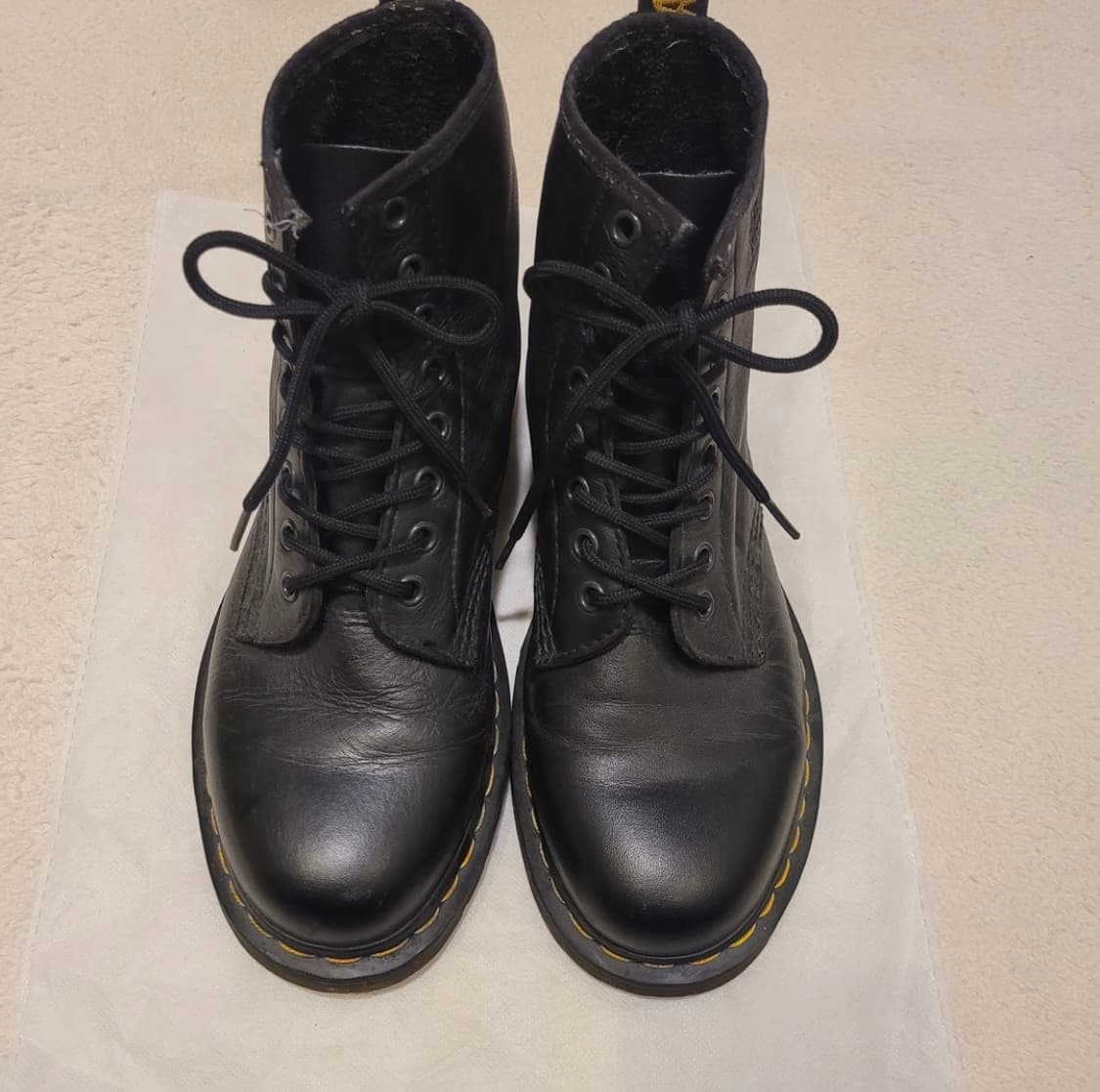 닥터마틴 11821 8홀 부츠 250 상품이미지1