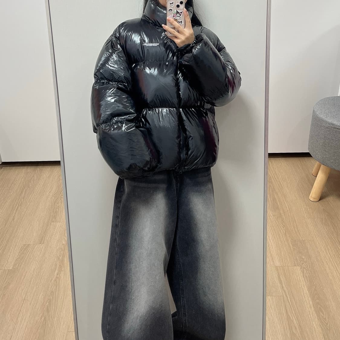 노매뉴얼 LUKE 덕다운 글로시 블랙 패딩 상품이미지1