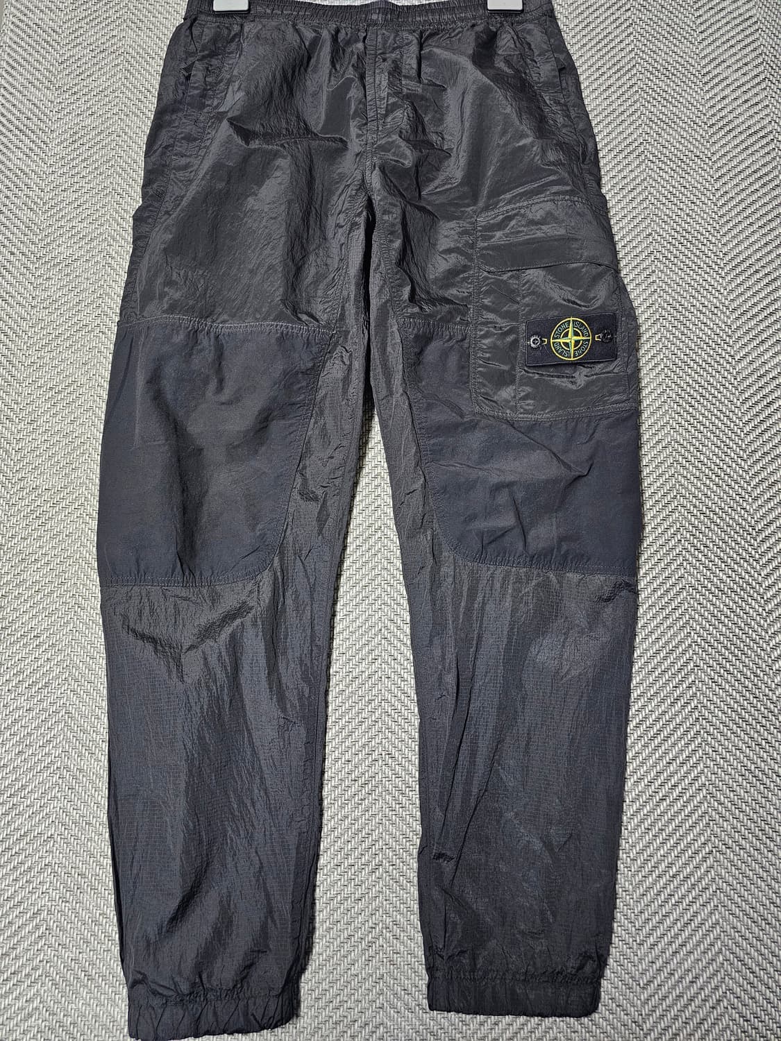 스톤아일랜드 나일론 메탈 조거 팬츠 상품이미지3