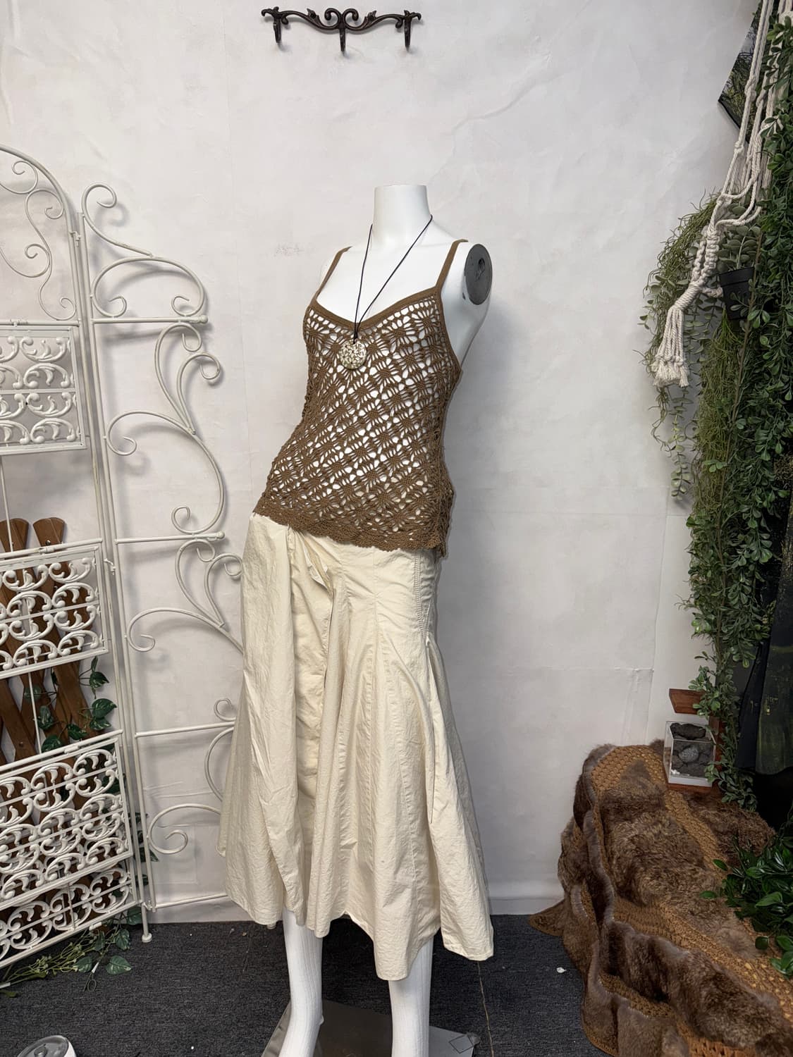 Brown ethnic floral crochet sleeveless 상품이미지1