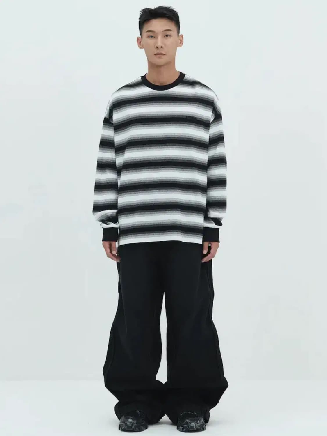 준지 25FW 페이크 스웨이드 프린트 스트라이프 오버핏 롱슬리브 상품이미지6