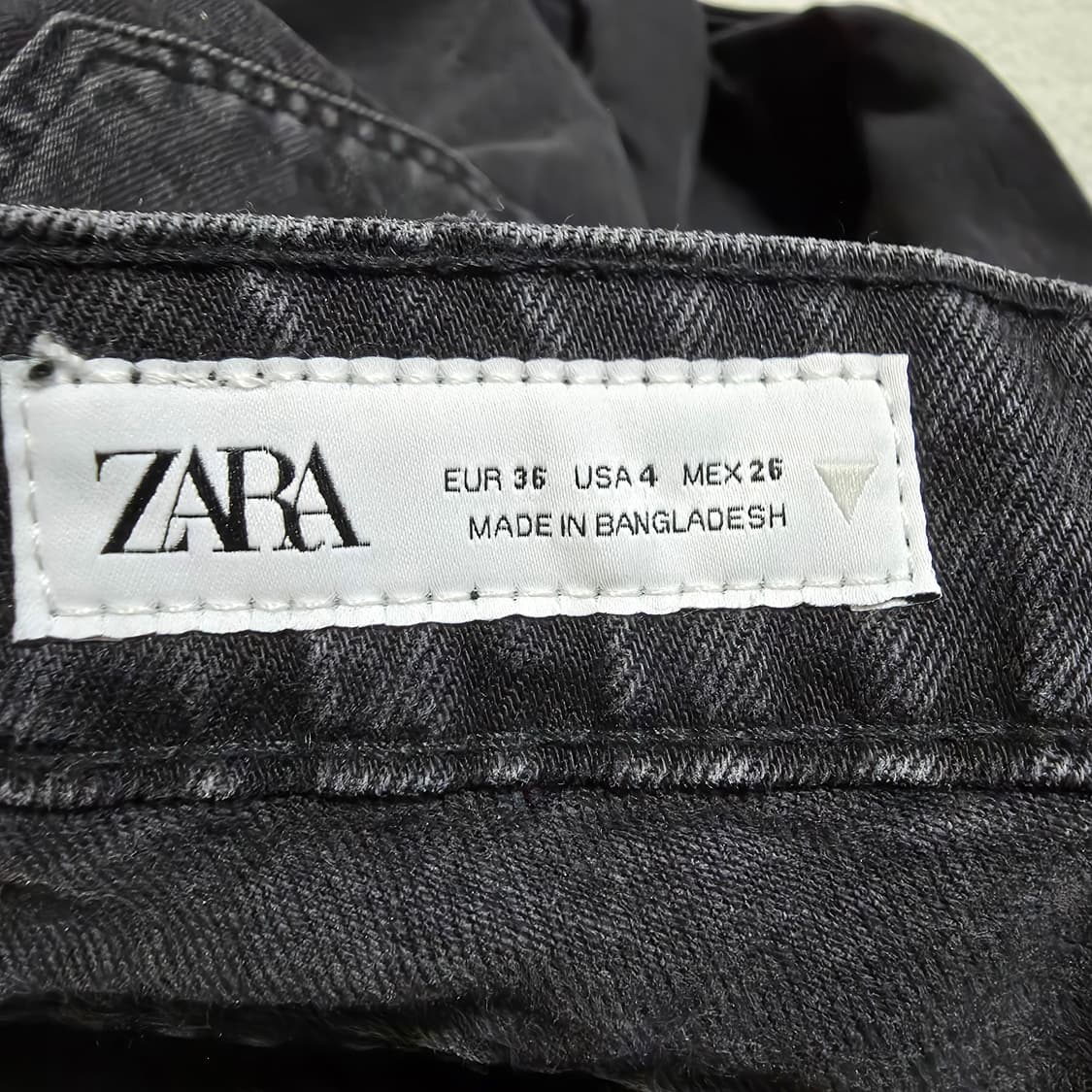 (26)여성 자라 루즈 스트레이트 데님 팬츠 흑청 상품이미지4