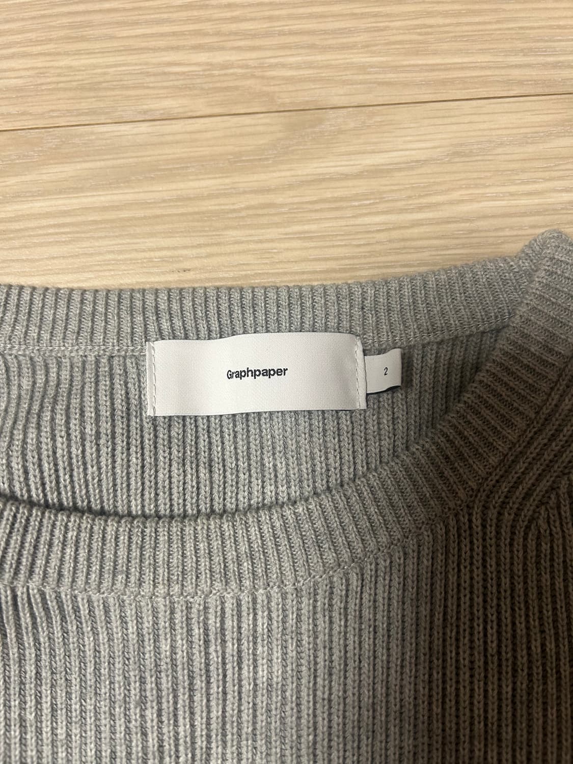 그라프 페이퍼 베스트 2사이즈 팝니다. 상품이미지2