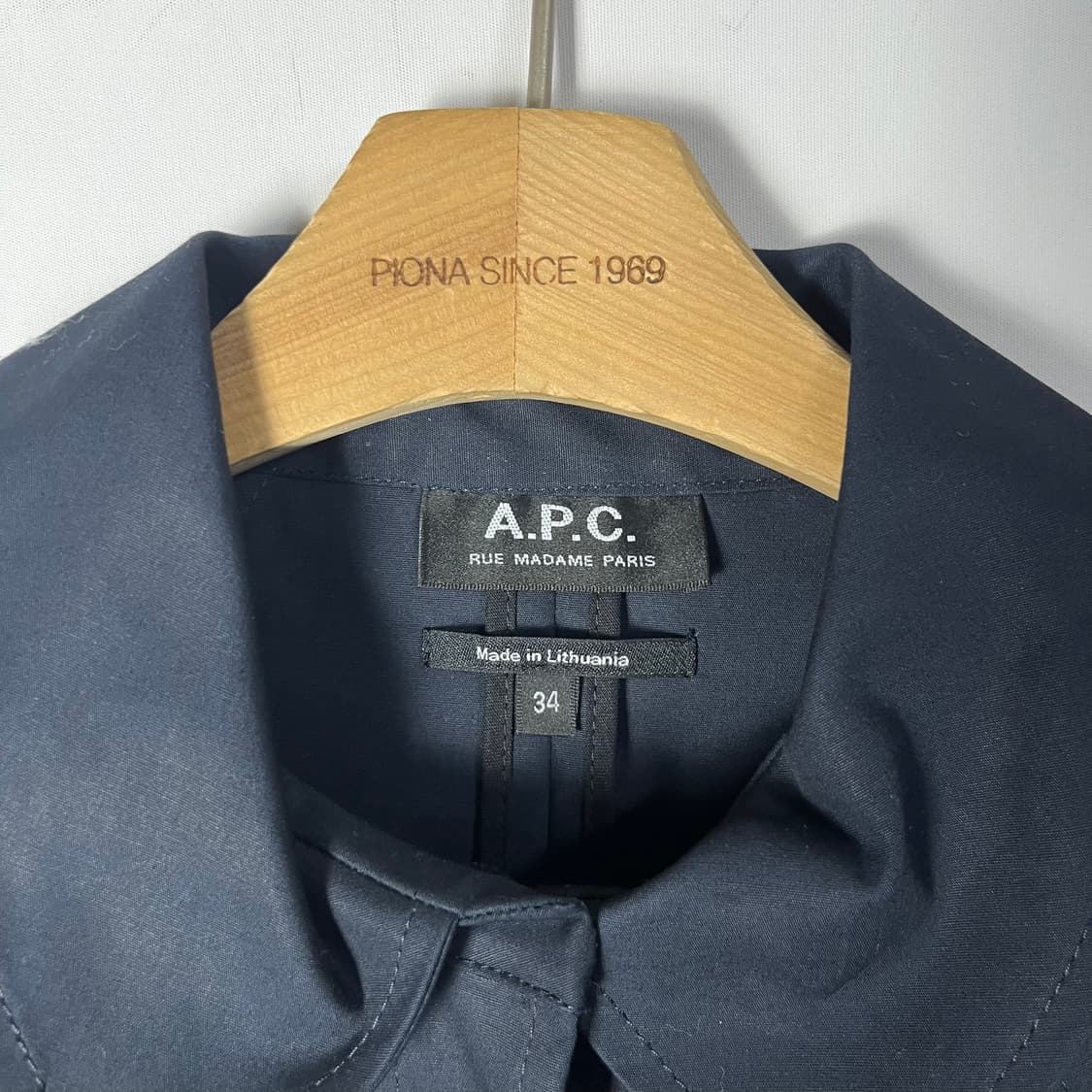 [A.P.C.] 아페쎄 미니멀 투버튼 플랩 코트 상품이미지4